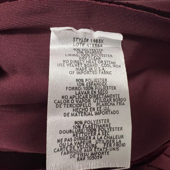 AQUA Off-the-Shoulder Fluted Velvet Gown Maxi Dress Holiday Burgundy Size 6 - Picture 11 of 11